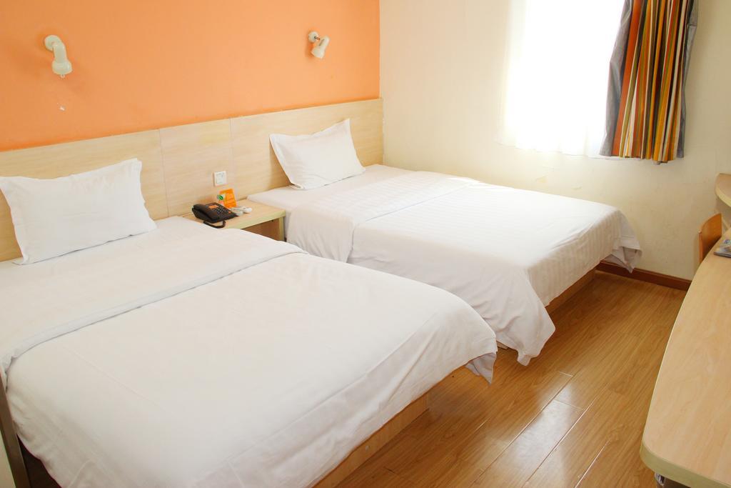 7Days Inn Foshan Qiandeng Lake Nangui Road Subway Station 外观 照片