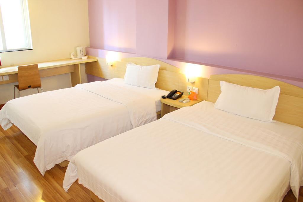 7Days Inn Foshan Qiandeng Lake Nangui Road Subway Station 外观 照片