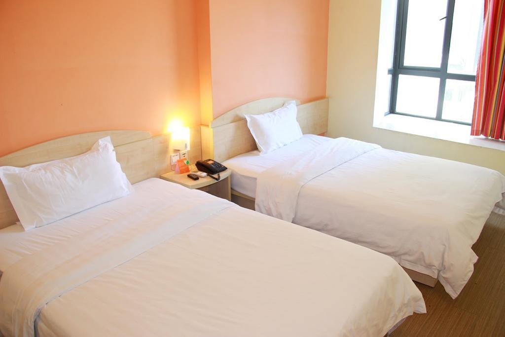 7Days Inn Foshan Qiandeng Lake Nangui Road Subway Station 外观 照片